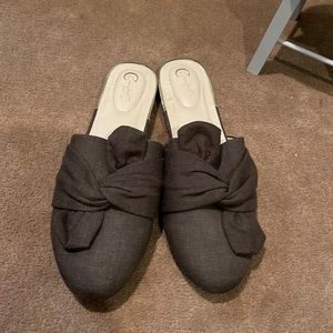 Women’s size 11 never worn